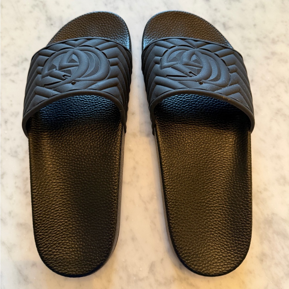 Gucci GG Matelasse Quilted Slides Sandal Rubber Black 
Mens 8.5/9 or Women’s 11 - Picture 3 of 11